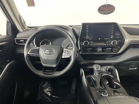 Used 2022 Toyota Highlander Limited AWD/4WD image 14