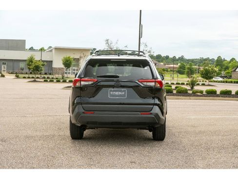 Used 2025 Toyota RAV4 XLE w/ Convenience Package FWD image 6