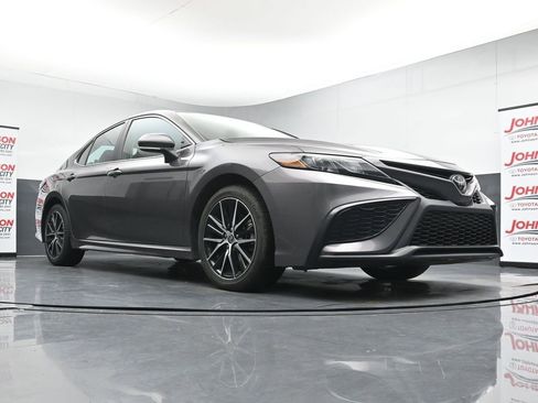 Used 2023 Toyota Camry SE FWD image 29