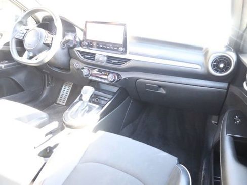 Used 2023 Kia Forte GT-Line image 36