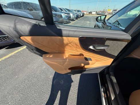 Used 2025 Lexus LS 500 image 18