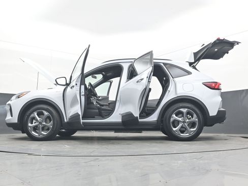 Used 2025 Ford Escape ST-Line FWD image 41