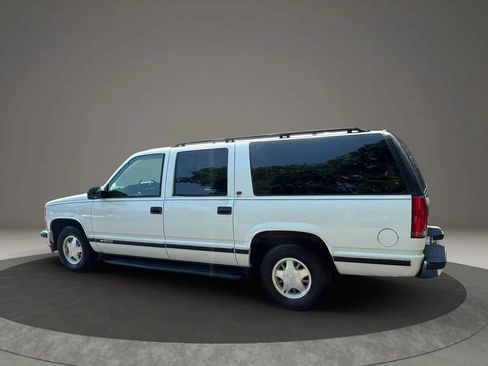 Used 1999 Chevrolet Suburban 2WD w/ Preferred Equipment Group 3 image 9