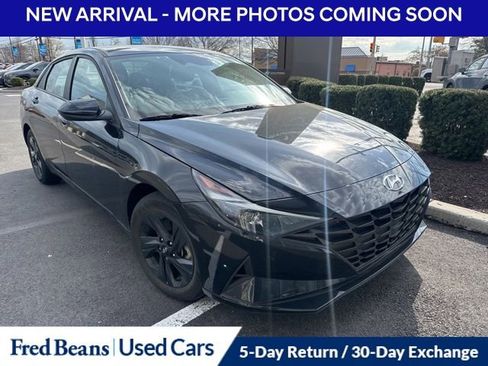 Used 2023 Hyundai Elantra SEL image 1