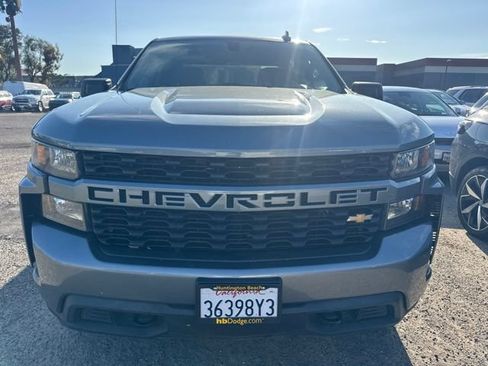 Used 2020 Chevrolet Silverado 1500 Custom w/ Custom Value Package AWD/4WD image 2