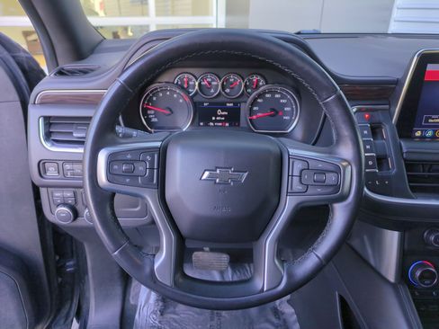 Used 2021 Chevrolet Suburban Z71 image 14