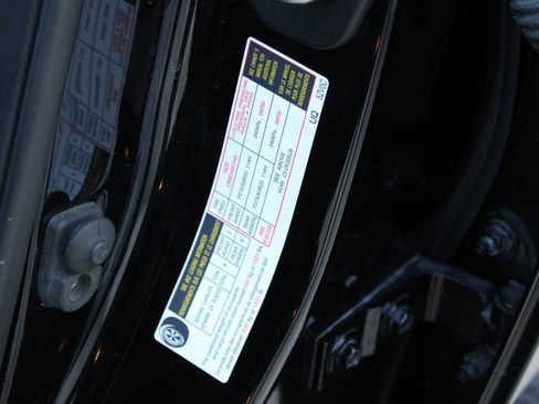 Used 2017 Nissan Armada Platinum image 31