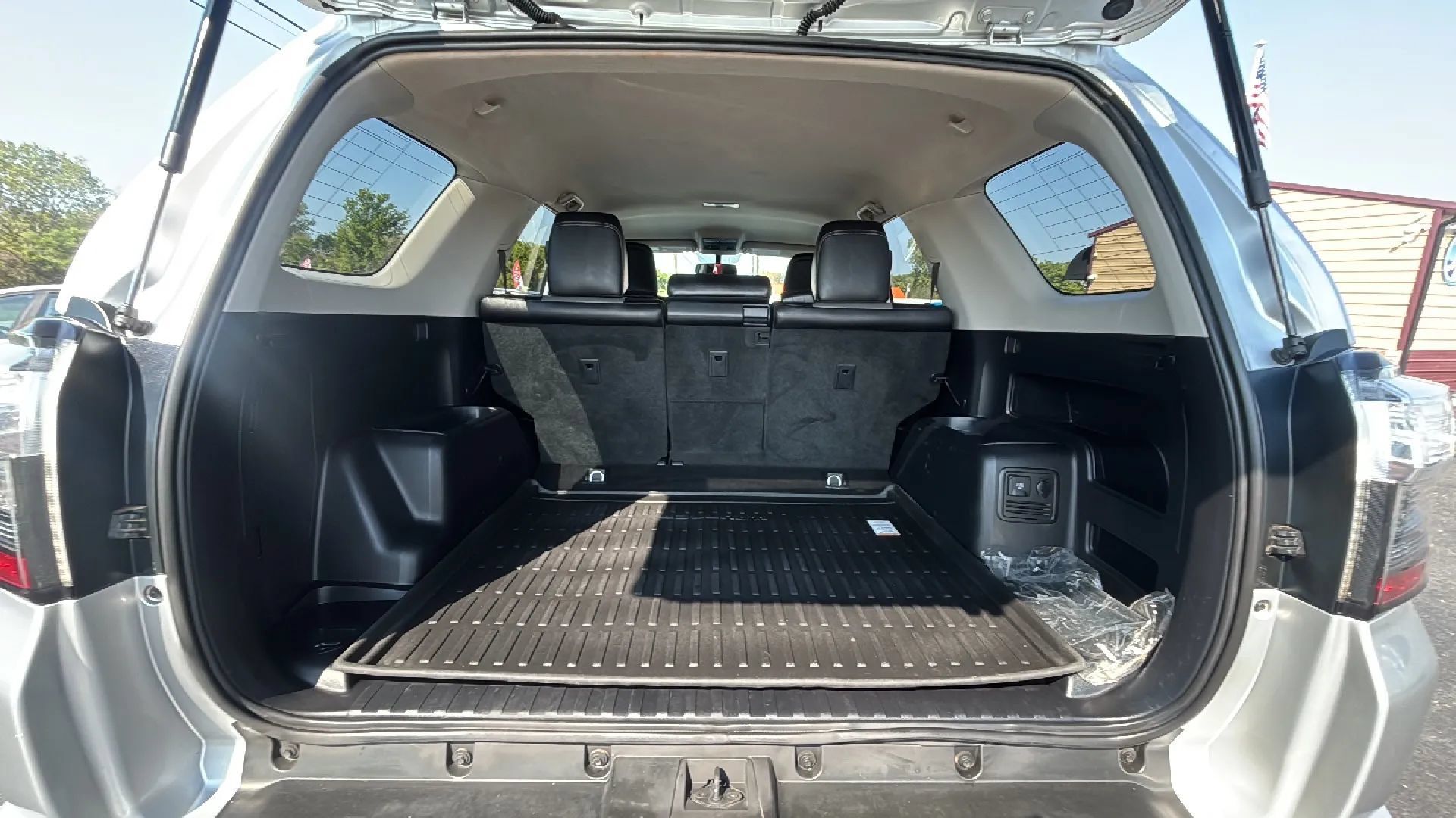 Used 2017 Toyota 4Runner SR5 Premium AWD/4WD image 26