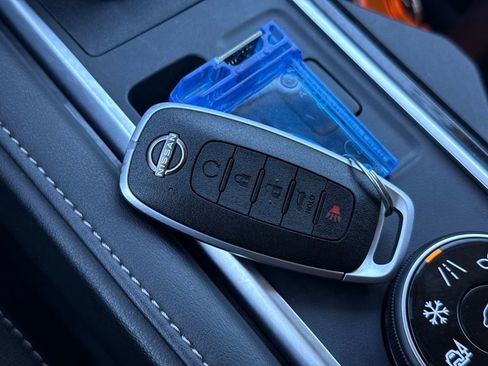 Used 2025 Nissan Pathfinder SV image 34