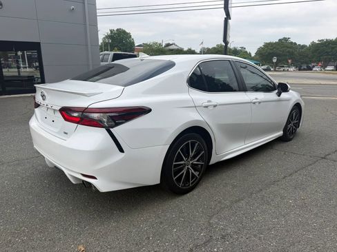 Used 2024 Toyota Camry SE FWD image 5
