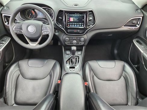 Used 2022 Jeep Cherokee Limited image 25