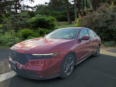 Used 2025 Honda Accord EX-L image 3