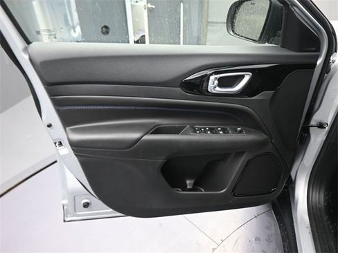 New 2026 Jeep Compass Latitude image 40