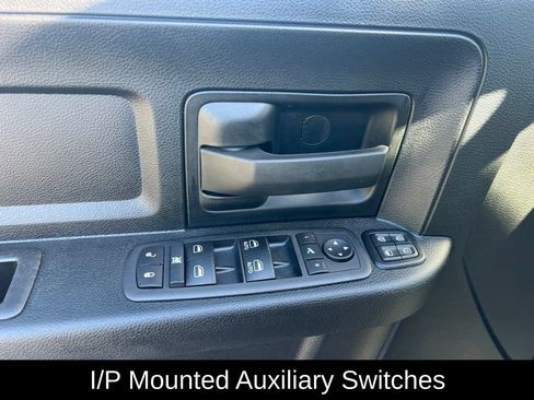 Used 2024 RAM 2500 Tradesman w/ Chrome Appearance Group AWD/4WD image 35