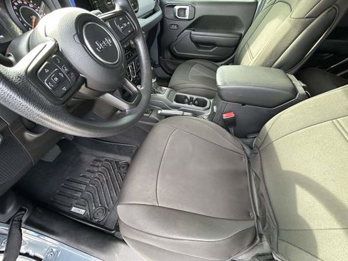 Used 2024 Jeep Gladiator Sport image 10