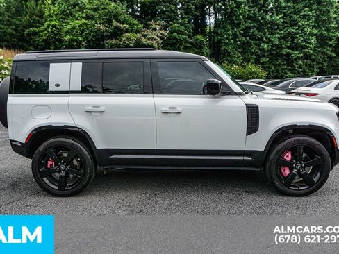 Used 2024 Land Rover Defender 110 X-Dynamic SE AWD/4WD image 8