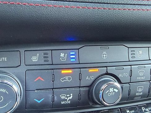 Used 2024 Dodge Durango GT AWD/4WD image 36