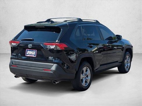 Used 2022 Toyota RAV4 XLE w/ Convenience Package AWD/4WD image 5