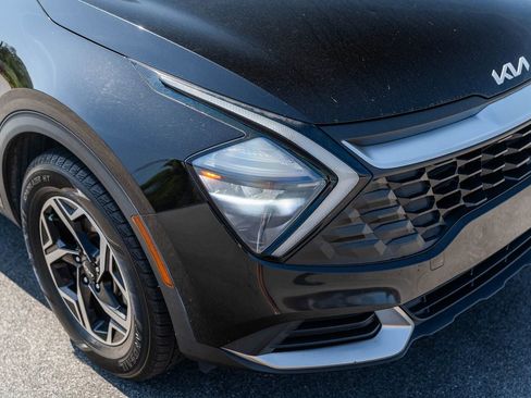 Used 2023 Kia Sportage LX image 10