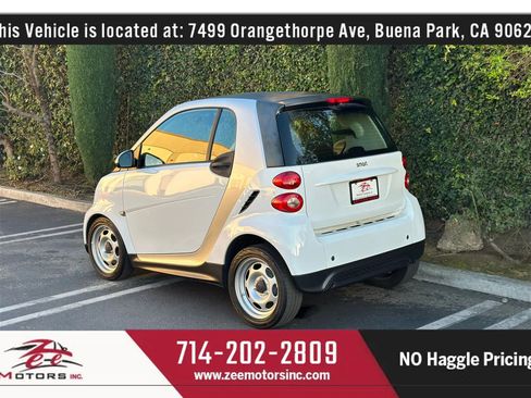 Used 2014 smart fortwo pure image 8