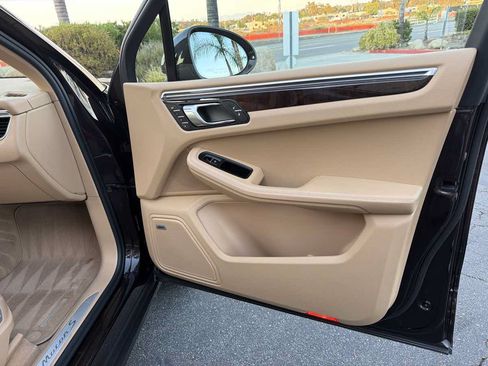 Used 2016 Porsche Macan S AWD/4WD image 42