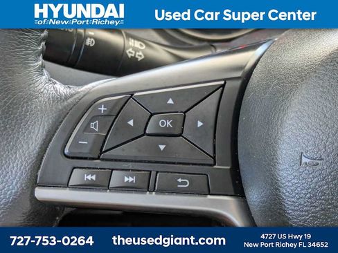 Used 2018 Nissan Rogue SV w/ Premium Package FWD image 32