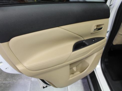 Used 2018 Mitsubishi Outlander GT AWD/4WD image 24