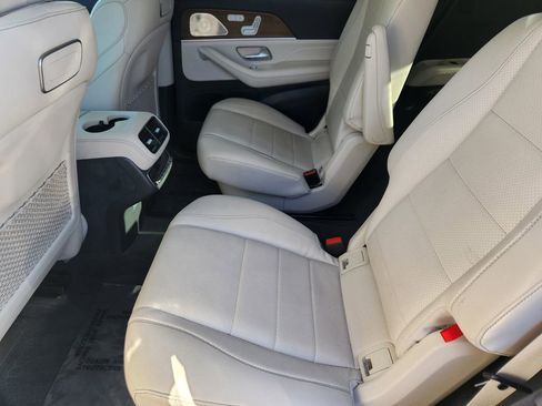 Used 2020 Mercedes-Benz GLS 450 4MATIC image 28