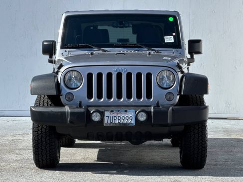 Used 2016 Jeep Wrangler Rubicon w/ Power Convenience Group AWD/4WD image 8