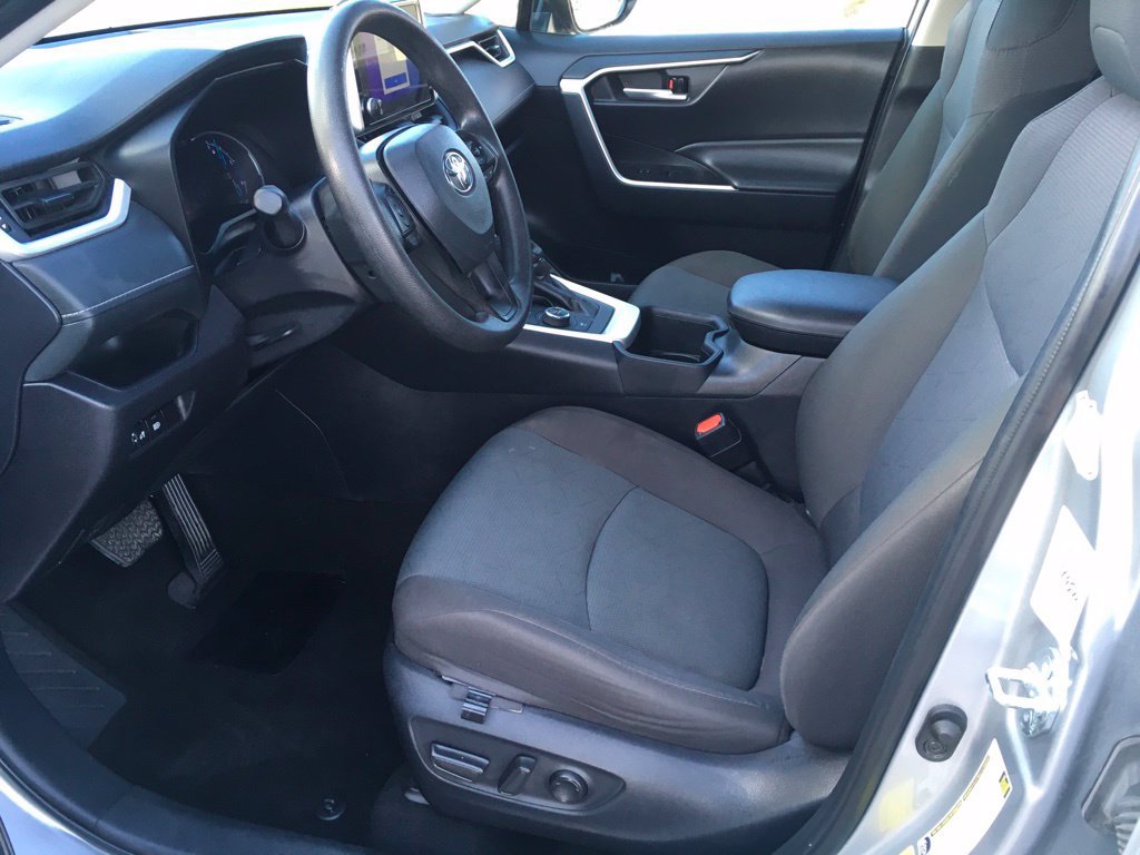 Used 2025 Toyota RAV4 XLE AWD/4WD image 20