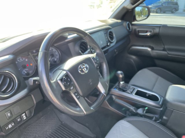 Used 2022 Toyota Tacoma TRD Off-Road w/ Technology Package AWD/4WD image 14