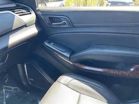 Used 2019 Chevrolet Suburban Premier w/ RST 6.2L Performance Edition AWD/4WD image 27