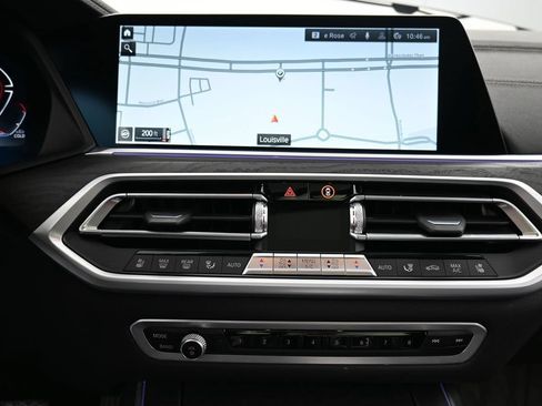 Used 2022 BMW X7 xDrive40i w/ Executive Package AWD/4WD image 13