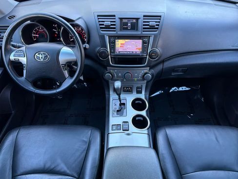 Used 2013 Toyota Highlander SE image 3
