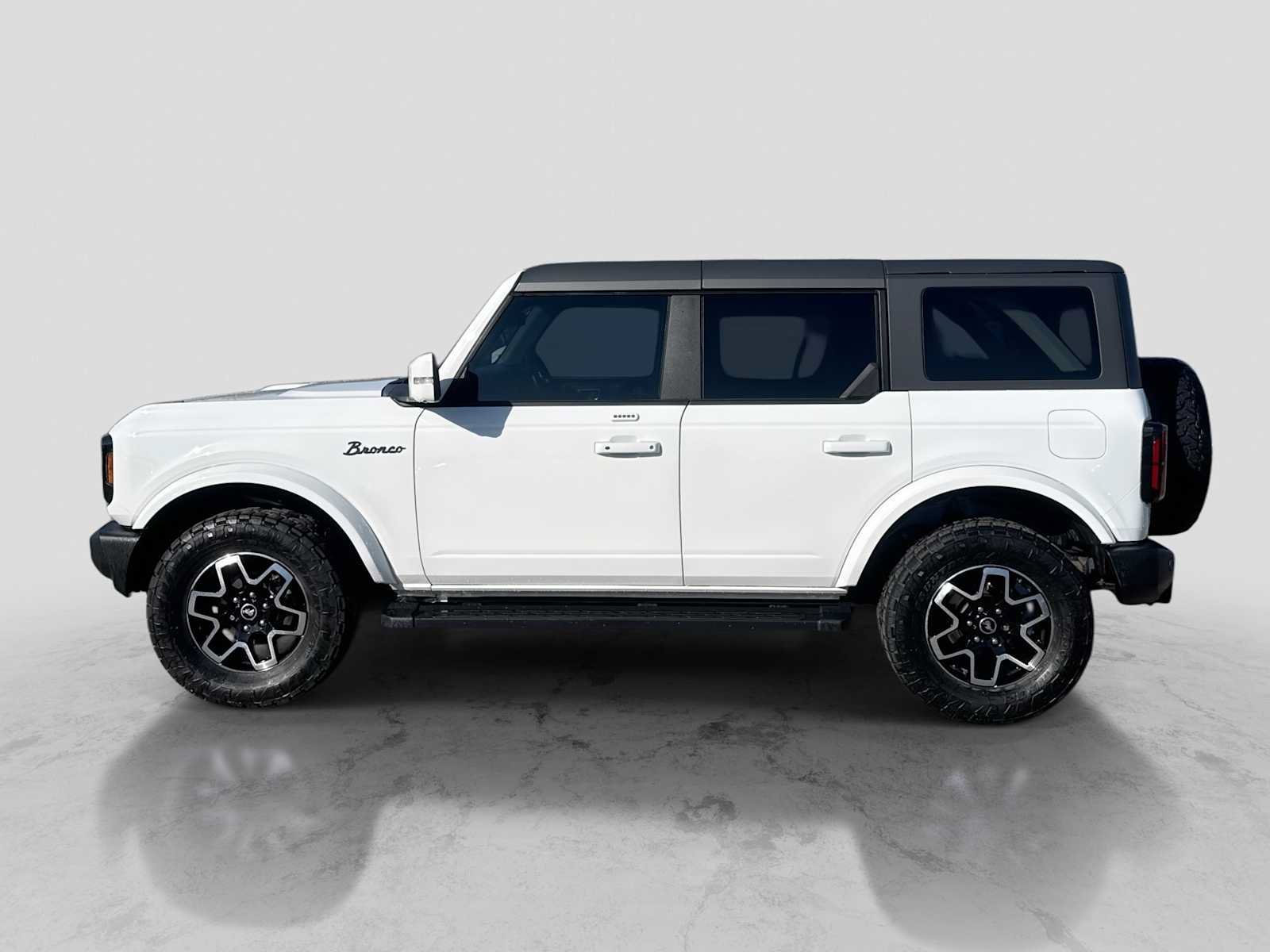 Used 2023 Ford Bronco Outer Banks AWD/4WD image 3