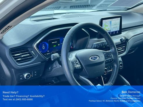 Used 2020 Ford Escape Titanium FWD image 10