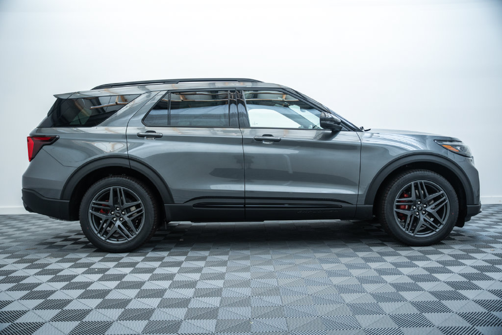 New 2027 Ford Explorer ST AWD/4WD image 4