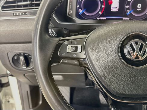 Used 2021 Volkswagen Tiguan SEL FWD image 14