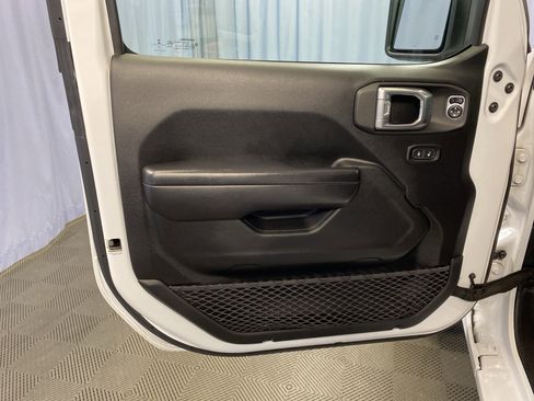 Certified 2020 Jeep Wrangler Sport image 11