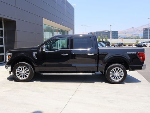 Used 2024 Ford F150 Lariat w/ Tow/Haul Package AWD/4WD image 9