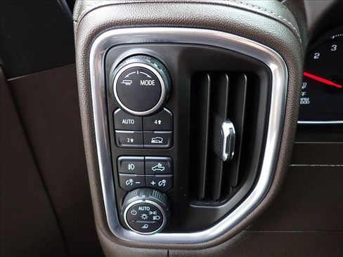 Used 2021 Chevrolet Silverado 1500 LTZ w/ Safety Package II AWD/4WD image 17