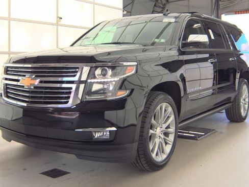 Used 2019 Chevrolet Suburban Premier w/ Premier Plus Edition AWD/4WD image 1