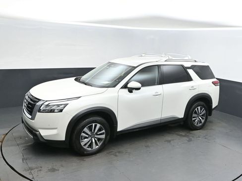 Used 2024 Nissan Pathfinder SL image 32