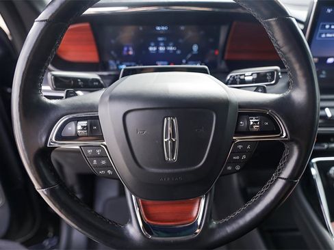Used 2024 Lincoln Navigator Reserve image 11