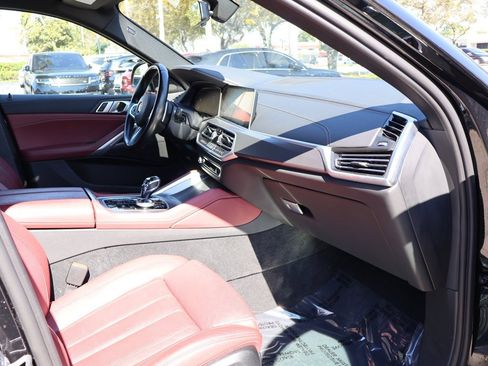 Used 2022 BMW X6 xDrive40i w/ Executive Package image 32