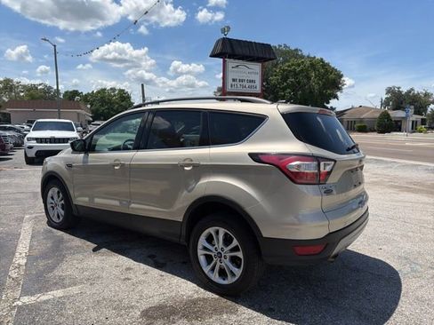 Used 2018 Ford Escape SE FWD image 7