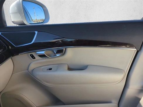 Used 2017 Volvo XC90 T6 Momentum w/ Vision Package image 24