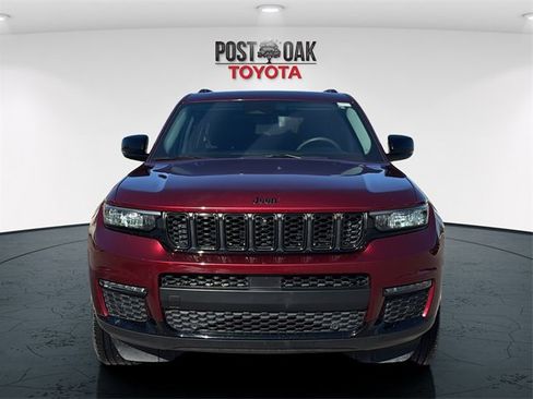 Used 2023 Jeep Grand Cherokee L Limited w/ Luxury Tech Group II image 2