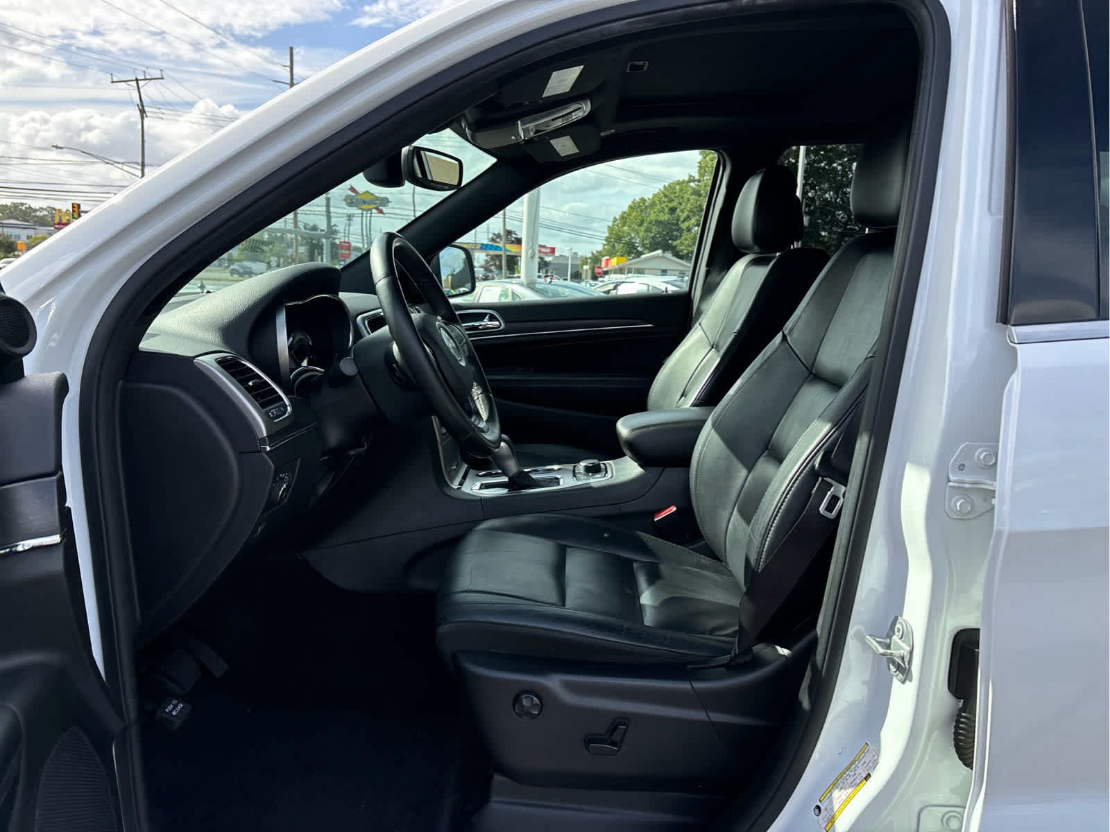 Used 2018 Jeep Grand Cherokee Limited AWD/4WD image 8
