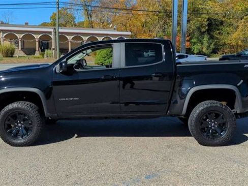 Certified 2022 Chevrolet Colorado ZR2 w/ ZR2 Midnight Special Edition image 5